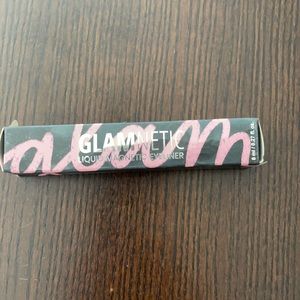 Black magnetic eyeliner